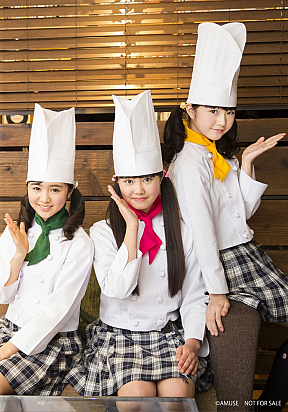 さくら学院クッキング部ミニパティ(左から 菊地最愛、田口華、水野由結)