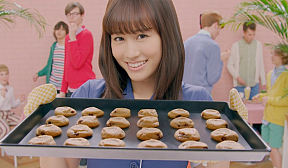 カントリーマアム新TVCM 「スマイルマアム」篇より