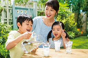 “「カルピス」で、夏はじめ！”篇より