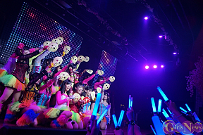 仮面女子 新曲「LOVE is ALL」を披露