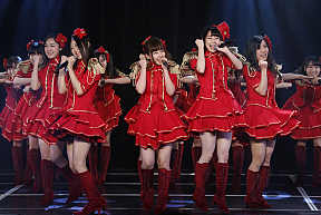 SKE48 新チームKⅡの「ラムネの飲み方」公演より (C)AKS