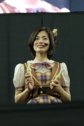 塚本まり子さん　(C)AKS