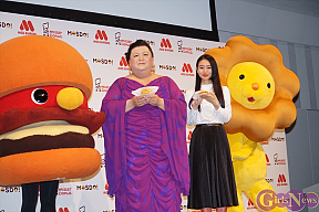 マツコ・デラックス(左)・忽那汐里(右)