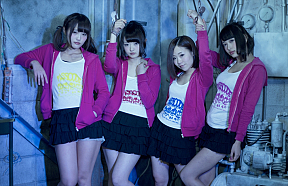 PassCode 左から高嶋楓・黒原優梨・今田夢菜・南菜央