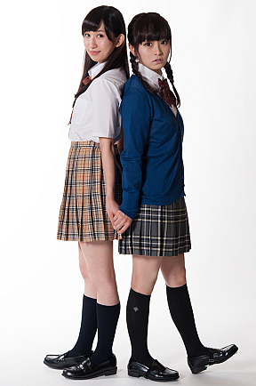 片山陽加(左)、西条美咲(右)