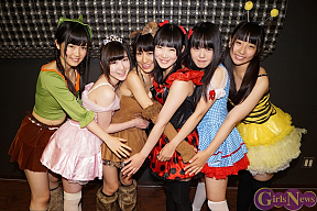 OZ 左から坂本舞菜・星愛奈・猪狩ともか・前田なつみ・朝倉彩花・星野梨花