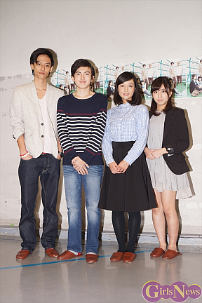 左から戸谷公人・岡山智樹・岡野真也・川上ジュリア