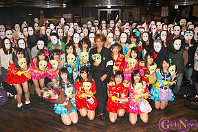 仮面女子「新曲大ヒット御礼」イベントより