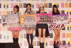 左から宮脇咲良(HKT48)・松井珠理奈(SKE48)・島崎遥香(AKB48)・白間美瑠(NMB48)