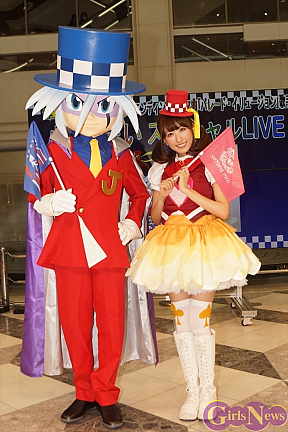 ジョーカー(左)・小桃音まい(右)