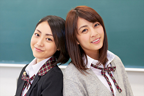 松浦雅(左)・柳ゆり菜(右) (C)2015『呪怨 –ザ・ファイナル-』製作委員会