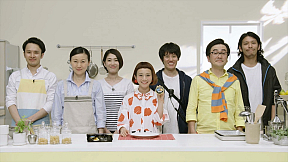 三戸なつめが出演した「明治極とろカスタードクリームプリン」Web限定動画より