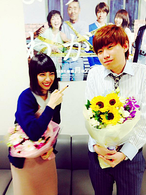 田中美麗(SUPER☆GiRLS)(左)