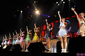 「SUPER☆GiRLS LIVE 2015 5th Anniversary TOUR~SUPER☆CASTLE~」千秋楽公演より