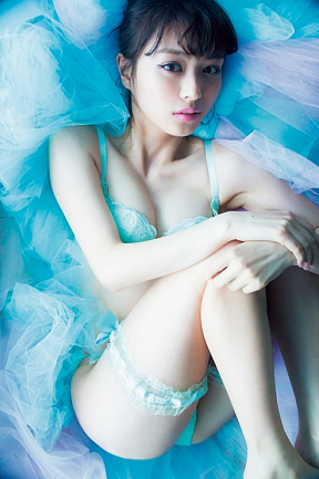 内田理央 DVD「Magical Dreamer」より (C)ワニブックス