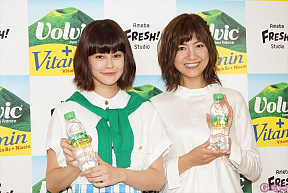 左からemma(エマ)・宮澤佐江