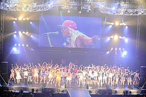 DJ KOO(真中)、「IDOL NATION×TOKYO IDOL FESTIVAL～KOO MEETS IDOL KOO輩大集合！」全出演者