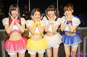 hanarichu 左から吉本ほのか・坂元葉月・小玉梨々華・三谷優依