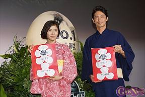 松岡茉優(左)・玉木宏(右)