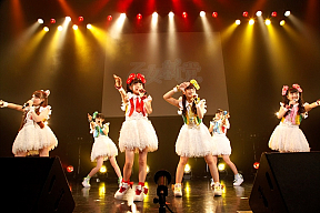 乙女新党 2ndワンマンライブ(2015年7月5日＠赤坂BLITZ)の様子