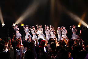 「Stand-Up! Hearts一周年記念ライブ」の様子