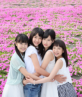 「マザー牧場 2016 イメージガール」。（左から）宮園明優、瑚々、白上心望、花田優里音