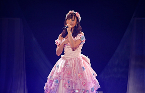 『柴田阿弥卒業感謝祭 ~でも阿弥ちゃんからは卒業しません!~』(c)AKS