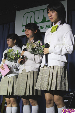 （左から）清水花梨、小川杏奈、野見山杏里