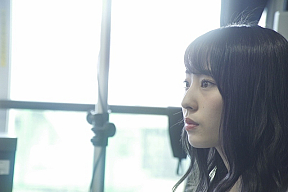 『掌で舞う』より