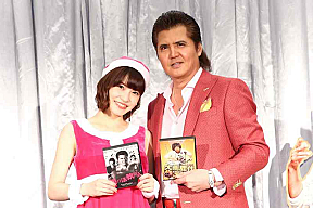 岸明日香、竹内力