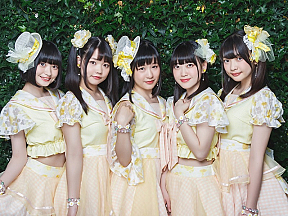 Shine Fine Movement（左から: 橘莉子、朝比奈るう、羽深芽生、橘咲希、橘南桜）