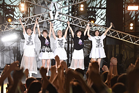 ベイビーレイズJAPAN　日比谷野音ライブより