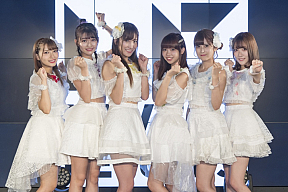 愛乙女☆DOLL。太田里織菜（22歳）、星凪桃佳（20歳）、佐野友里子（27歳、リーダー）、日向春菜（20歳）、佐倉みき（24歳）、前田美咲（22歳）