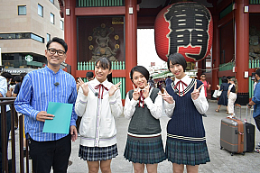 （左から）土屋伸之（ナイツ）、岸本ゆめの、平井美葉、前田こころ