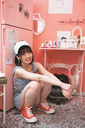 山岸理子(つばきファクトリー)セカンド写真集「R-21」より