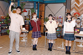 『ハロプロ!TOKYO 散歩』より。左から、土屋伸之(ナイツ)、新沼希空、浅倉樹々、小野瑞歩