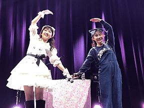 新井ひとみ、めい子（庄司芽生）