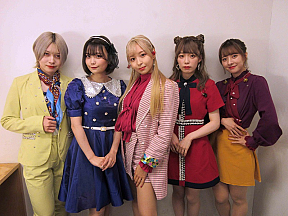 神宿　（写真左から）羽島めい・小山ひな・一ノ瀬みか・塩見きら・羽島みき