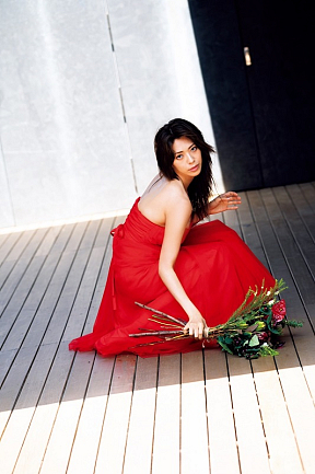 「わちみなみ 2nd写真集　WM」（C）光文社／週刊FLASH 写真◎LUCKMAN