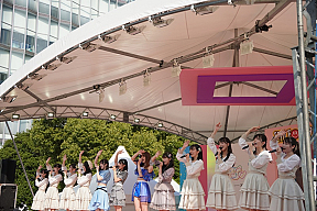 『花は誰のもの?』 を歌うSTU48 瀬戸内PR部隊 Season2とスペシャルゲスト