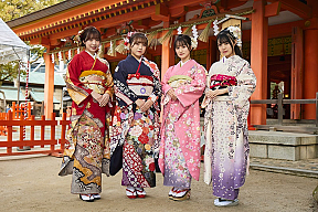 HKT48　二十歳メンバーたち　（左から）坂本りの、武田智加、田中伊桜莉、村上和叶
