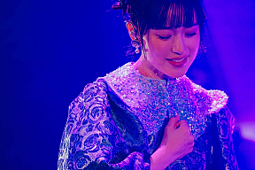 武藤彩未「LIVE シネマティックに魅せて」より