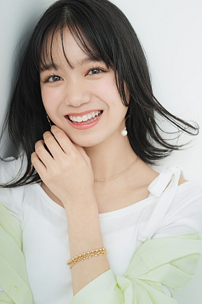 nicola6月号　葉山若奈ソロカット　撮影・寺田茉布（LOVABLE）ニコラ6月号掲載