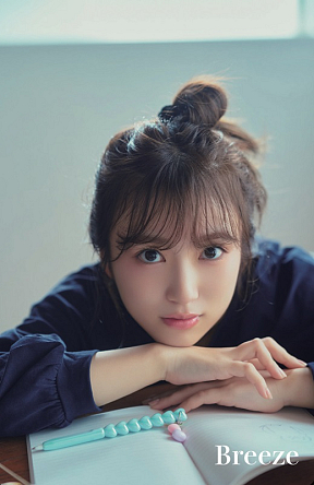 ⽮吹奈⼦さんが、デジタルフォトブック『Breeze』より