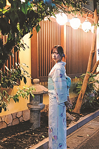 小栗有以スタイルフォト＆ブック『AB 型の左利き』より