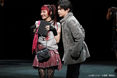 左から）鞘師里保、渡邉 蒼（Wキャスト）