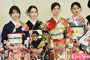 （左から）松尾そのま、髙石あかり、生見愛瑠、上坂樹里