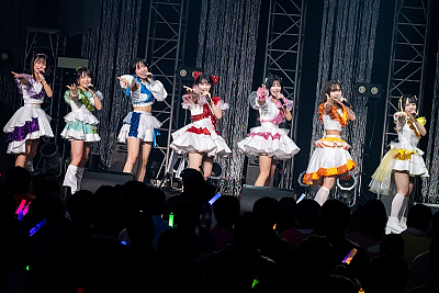 アップアップガールズ（２）ワンマンライブ『にきちゃん大勝負っ！！ in Zepp DiverCity(TOKYO)』より