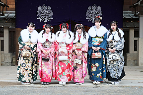 (左から) 福原心春、河村優愛、倉島杏実、大村杏、桒原椿、雲井紗菜