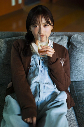 小栗有以カレンダー先行カットより